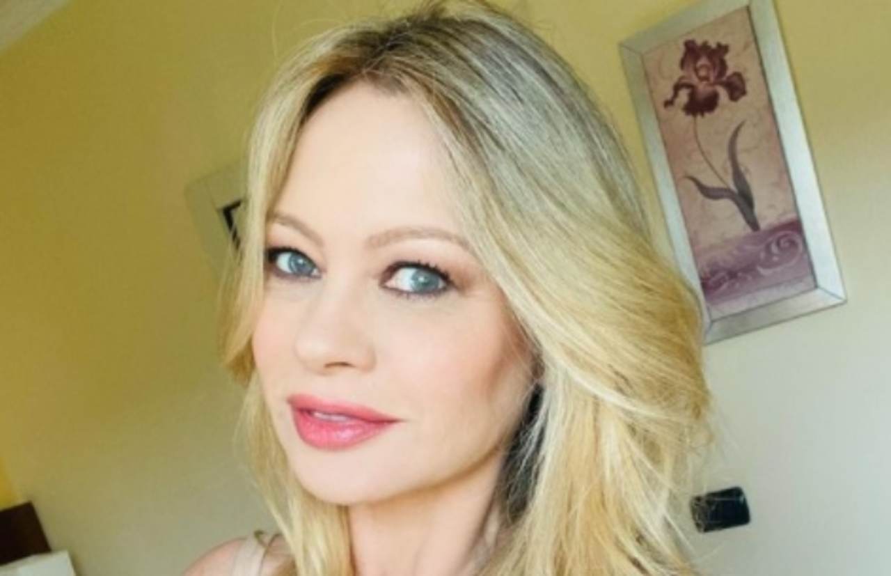 Anna Falchi primo piano