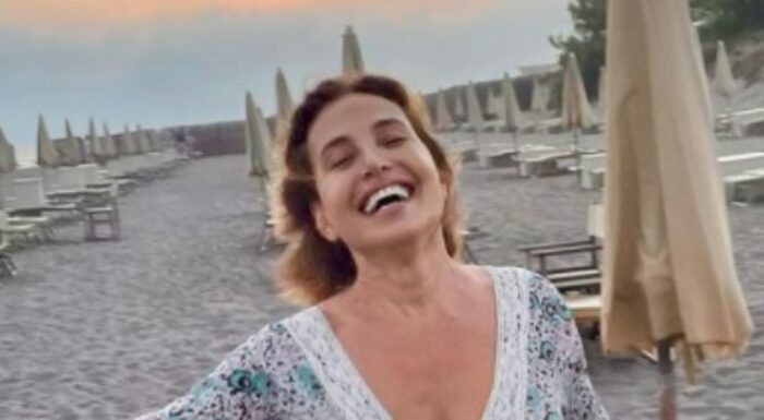 Barbara D'Urso sorride