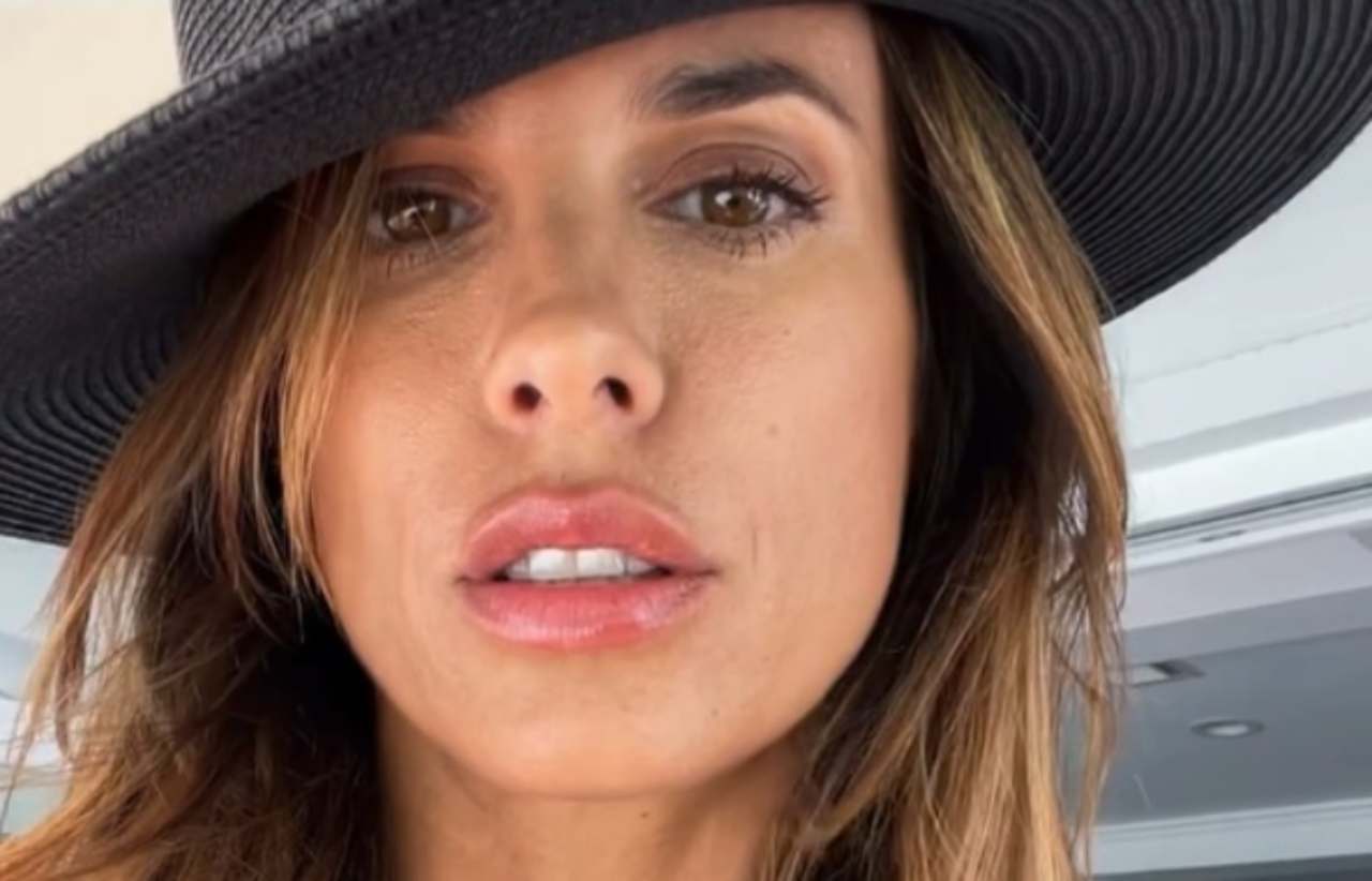 Elisabetta Canalis con il cappello