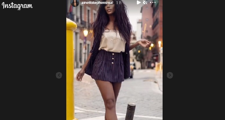 Ainett Stephens sensuale