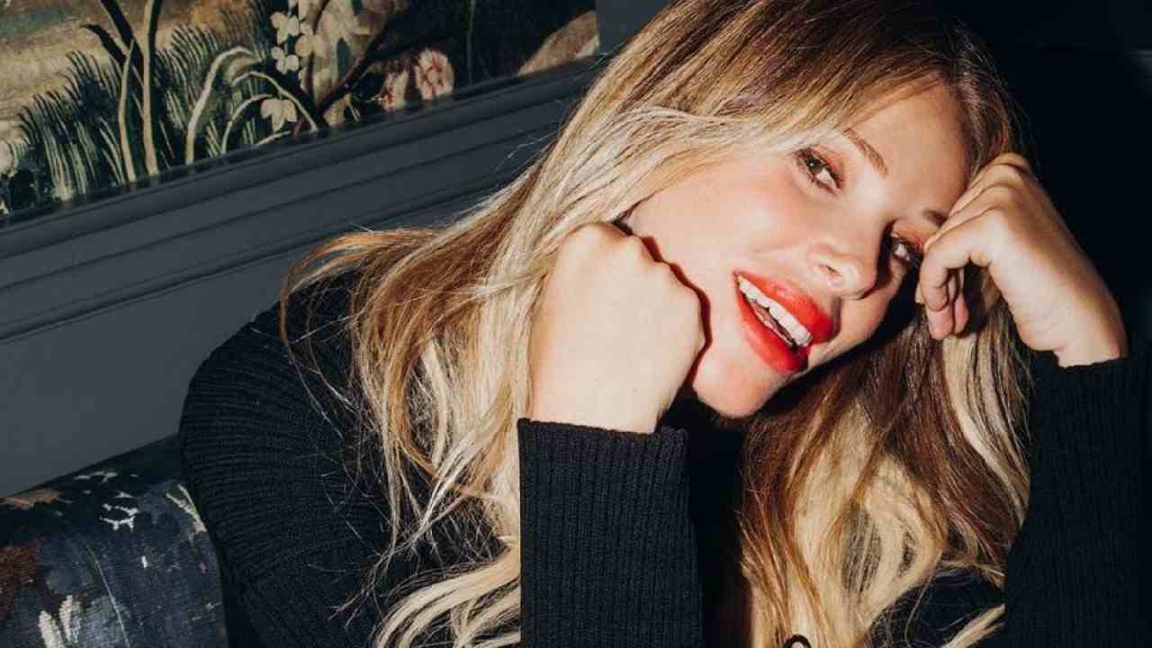 Alessia Marcuzzi in posa