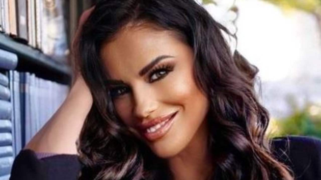 Antonella Mosetti Cintura Macchia Video