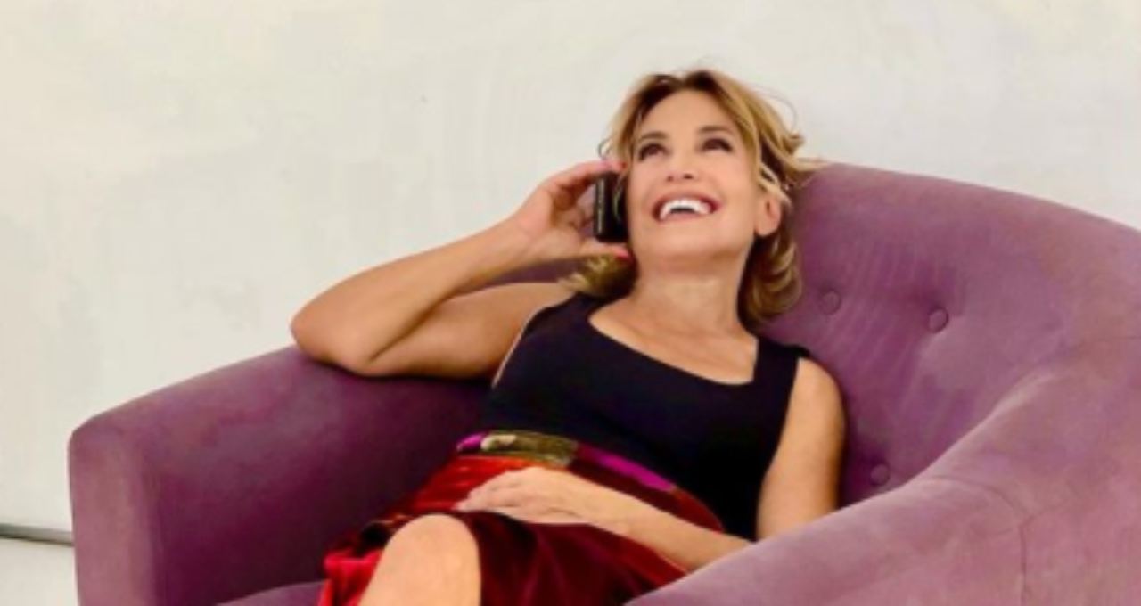 Barbara D'Urso in minigonna