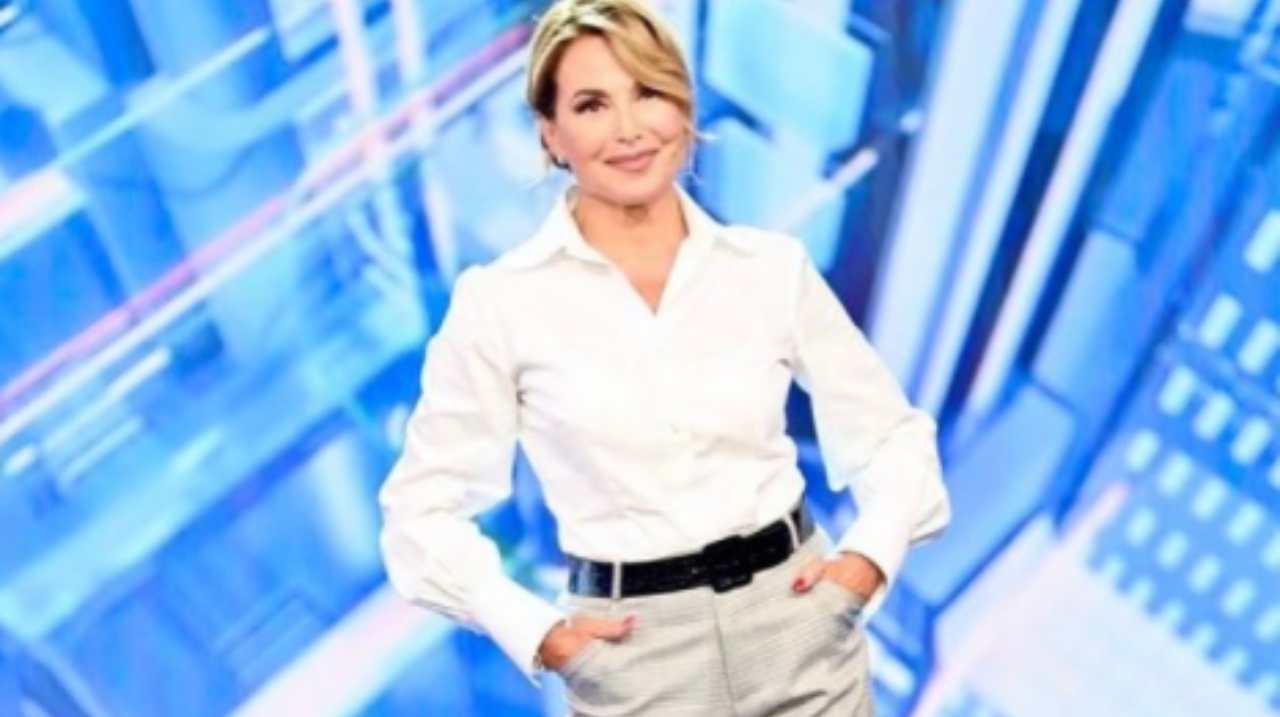 Barbara D'Urso nello studio televisivo