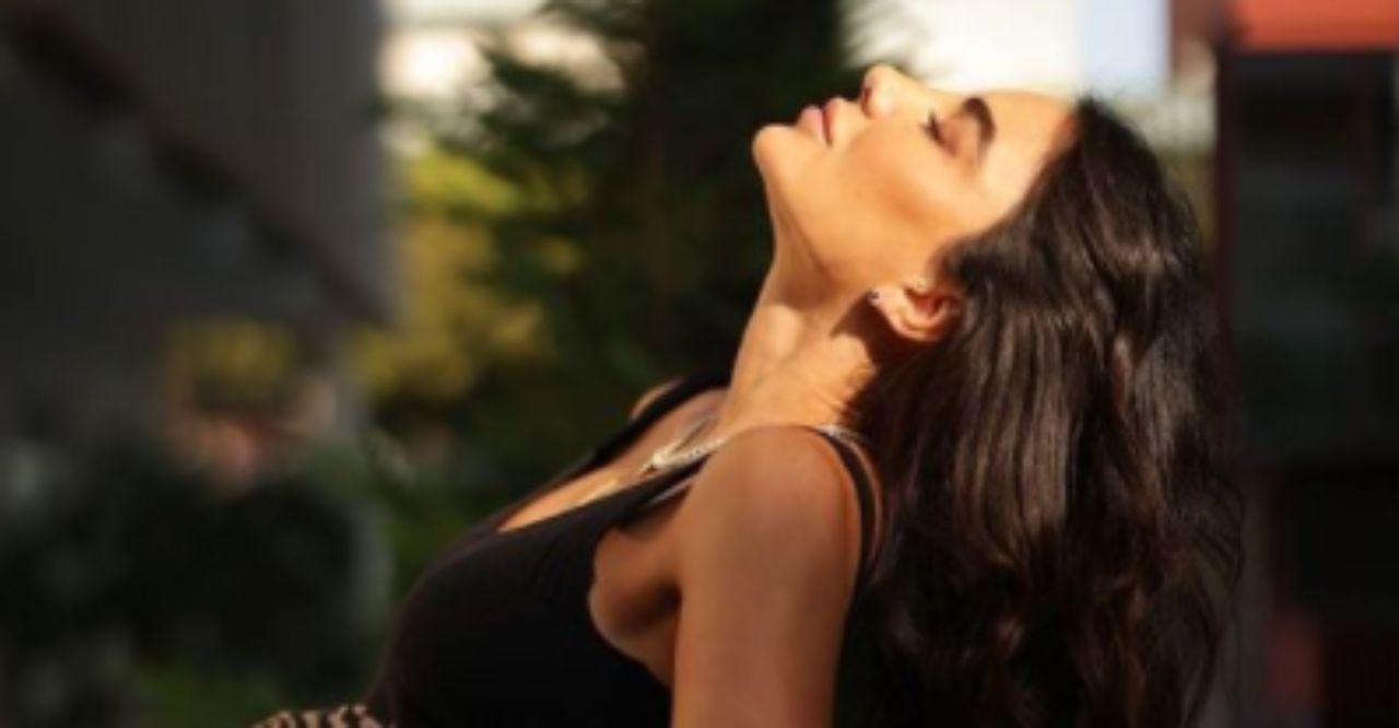 Chiara Biasi di profilo