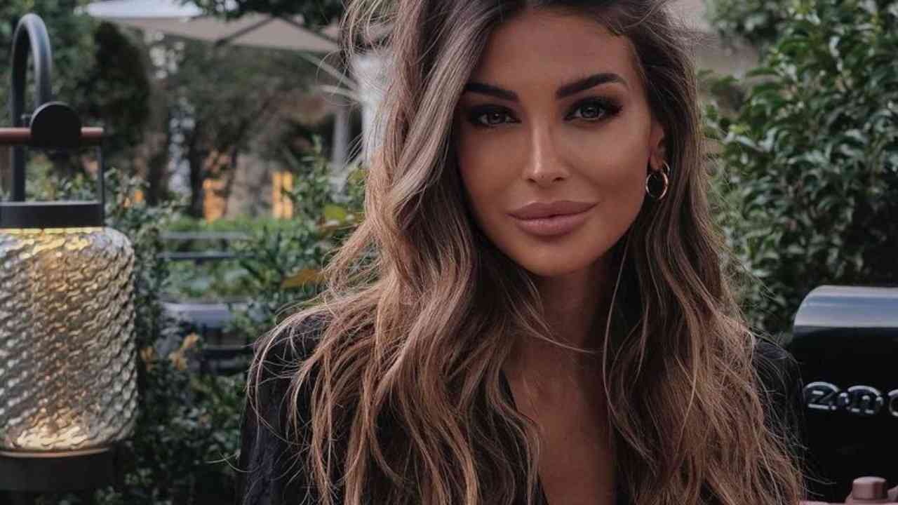 Cristina Buccino sorriso