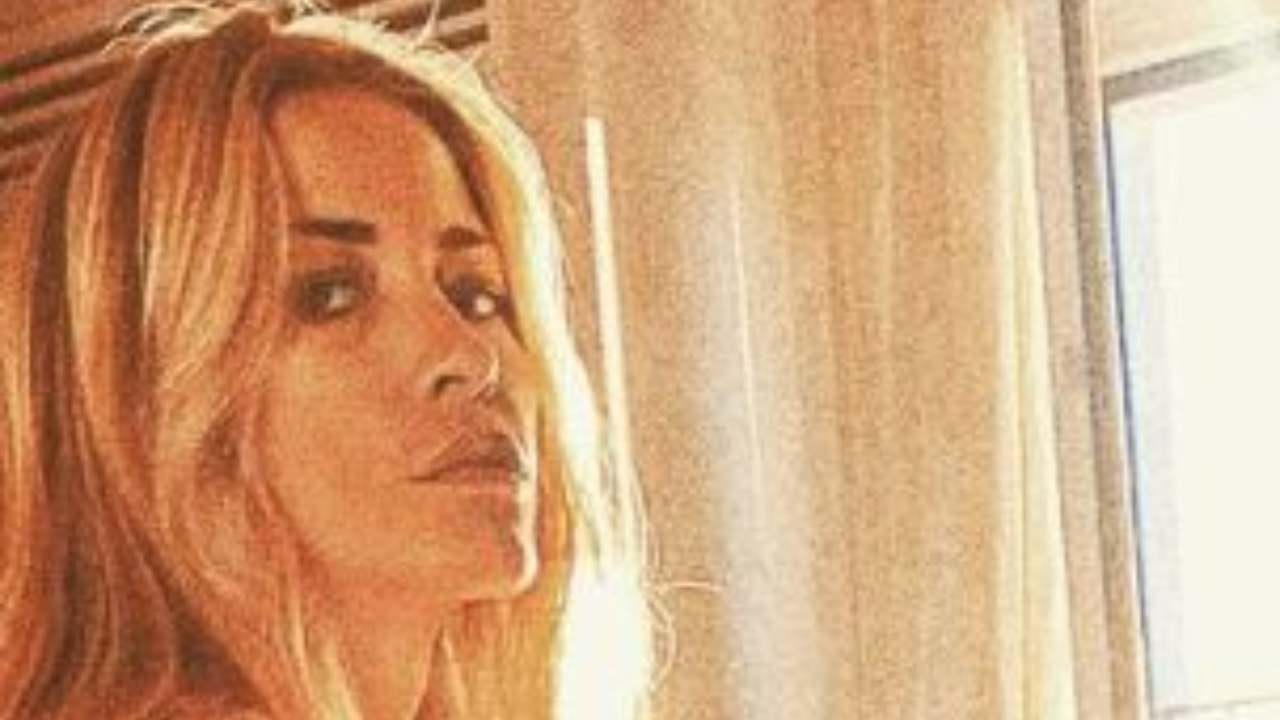 Elena Santarelli Alla Finestra Autunno