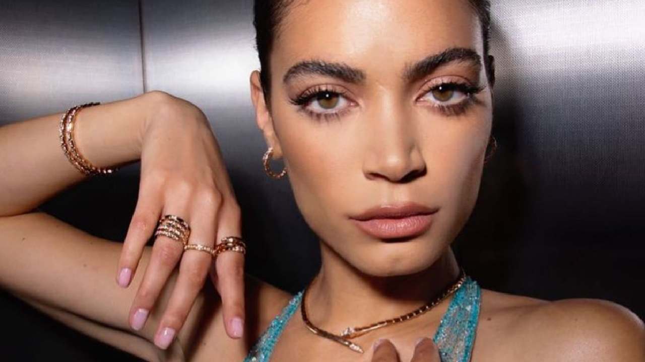 Elodie sguardo ammaliante