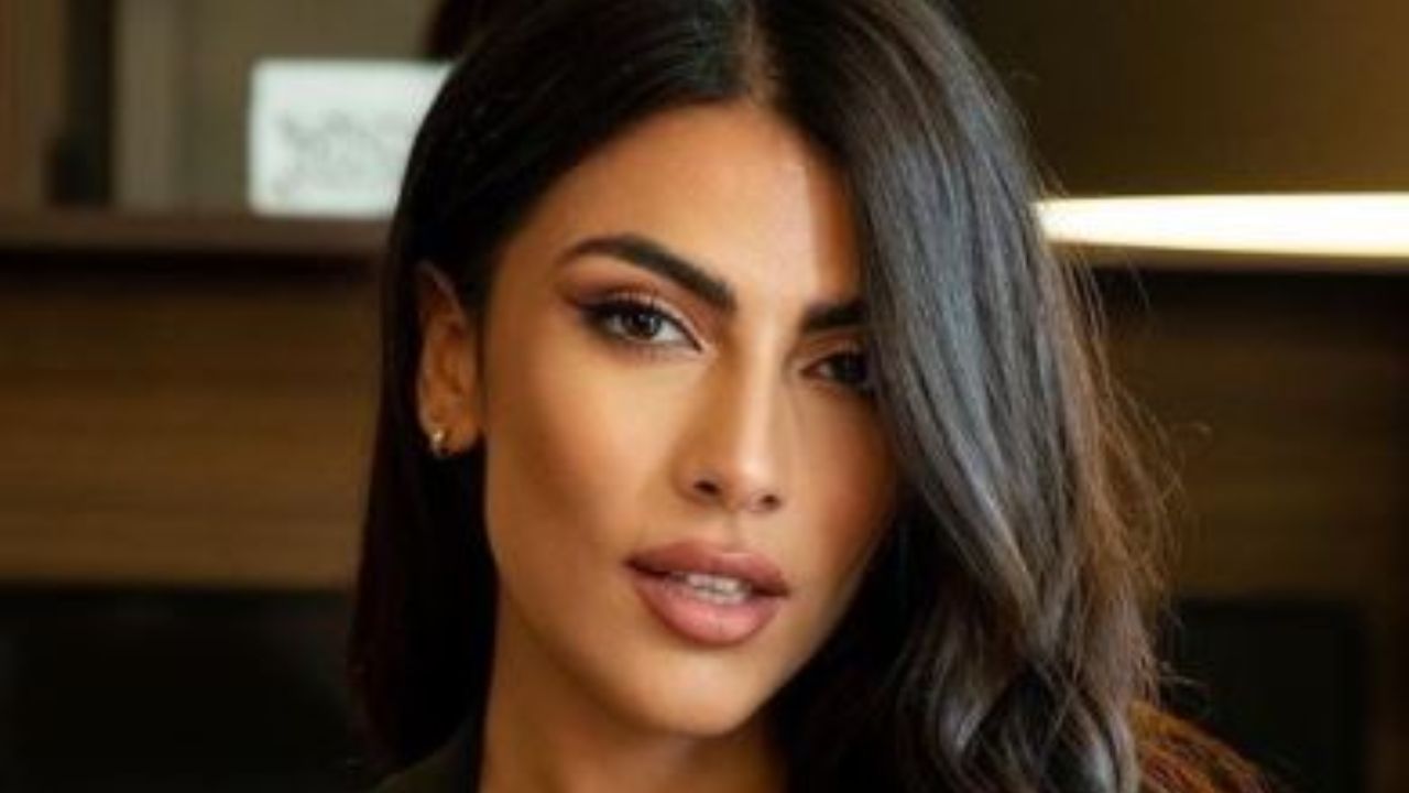 Giulia Salemi Giacca Aperta Biliardo