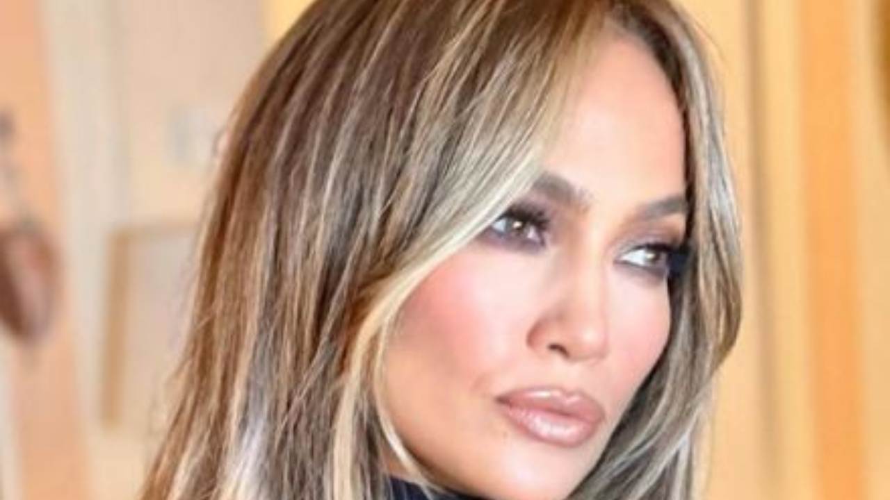 Jennifer Lopez Décolleté Apertissimo