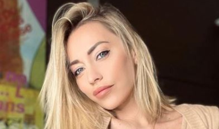 Karina Cascella Niente Tv Piano B