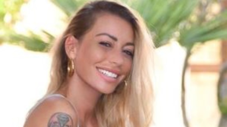 Karina Cascella Niente Tv Piano B
