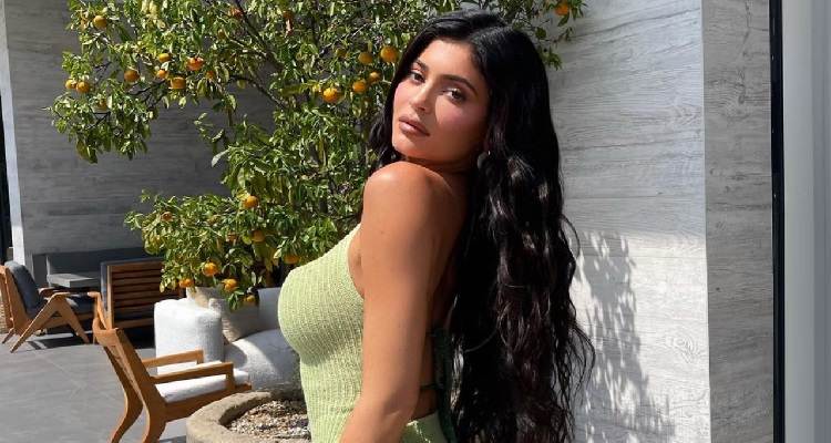 Kylie Jenner in posa