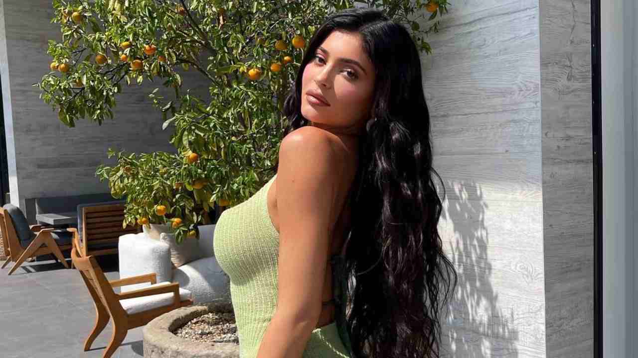 Kylie Jenner in posa