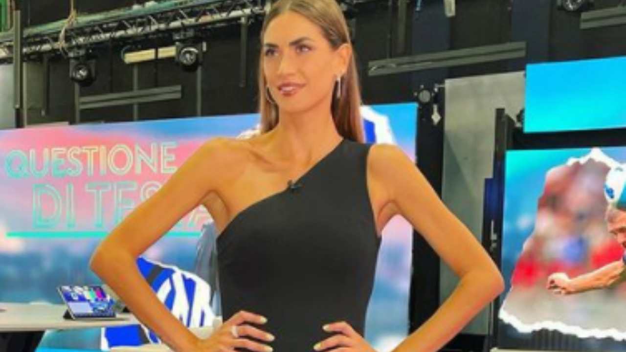 Melissa Satta in abito nero