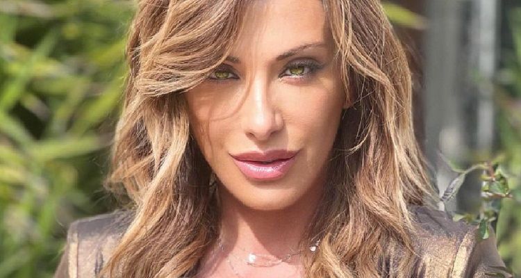 Sabrina Salerno sguardo seducente