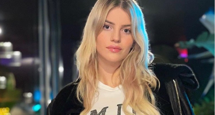 Sara Croce primo piano