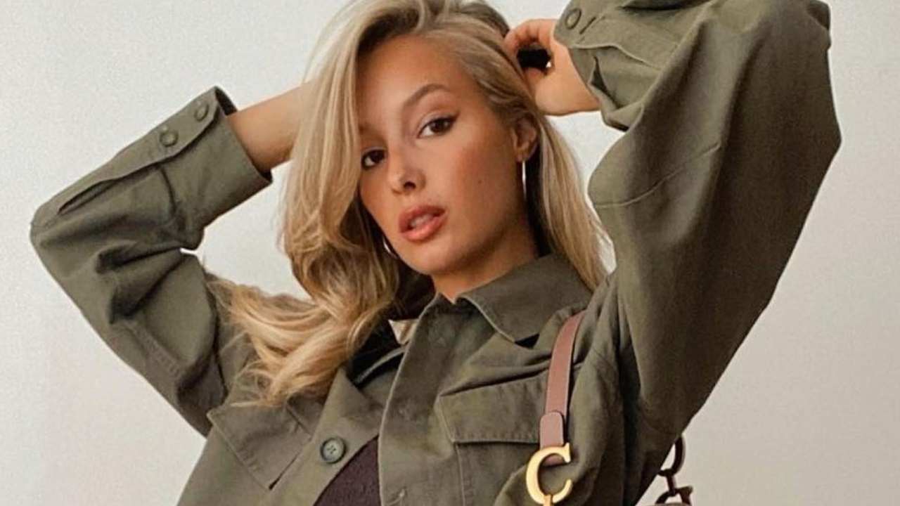 Viky Varga sguardo sensuale