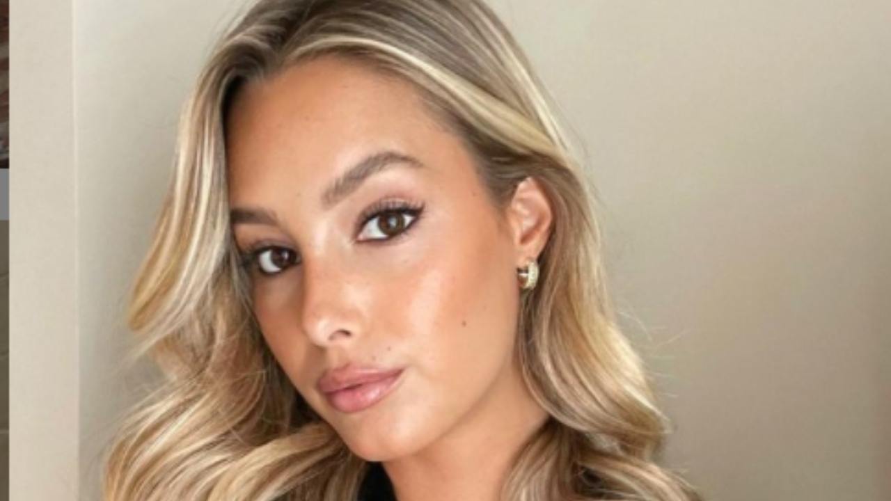 Viky Varga, primo piano seducente