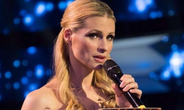 Michelle Hunziker conduce All Together Now