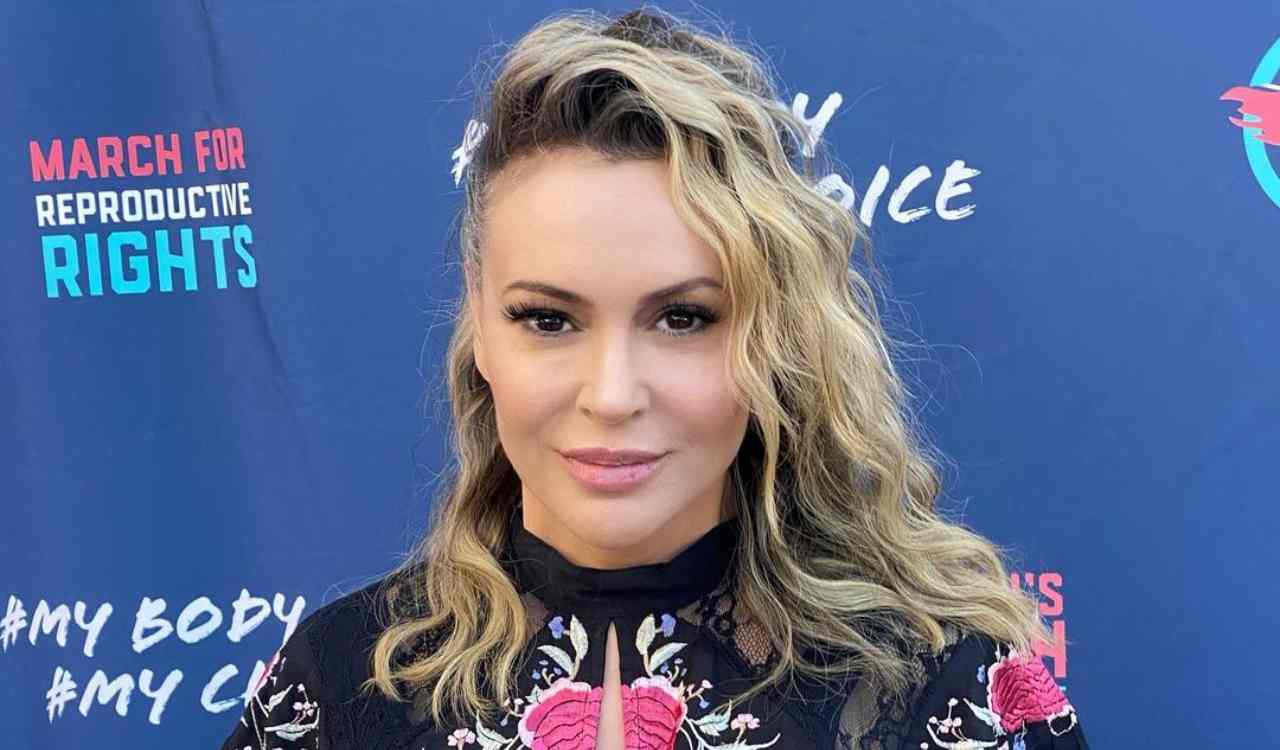 Alyssa Milano in posa