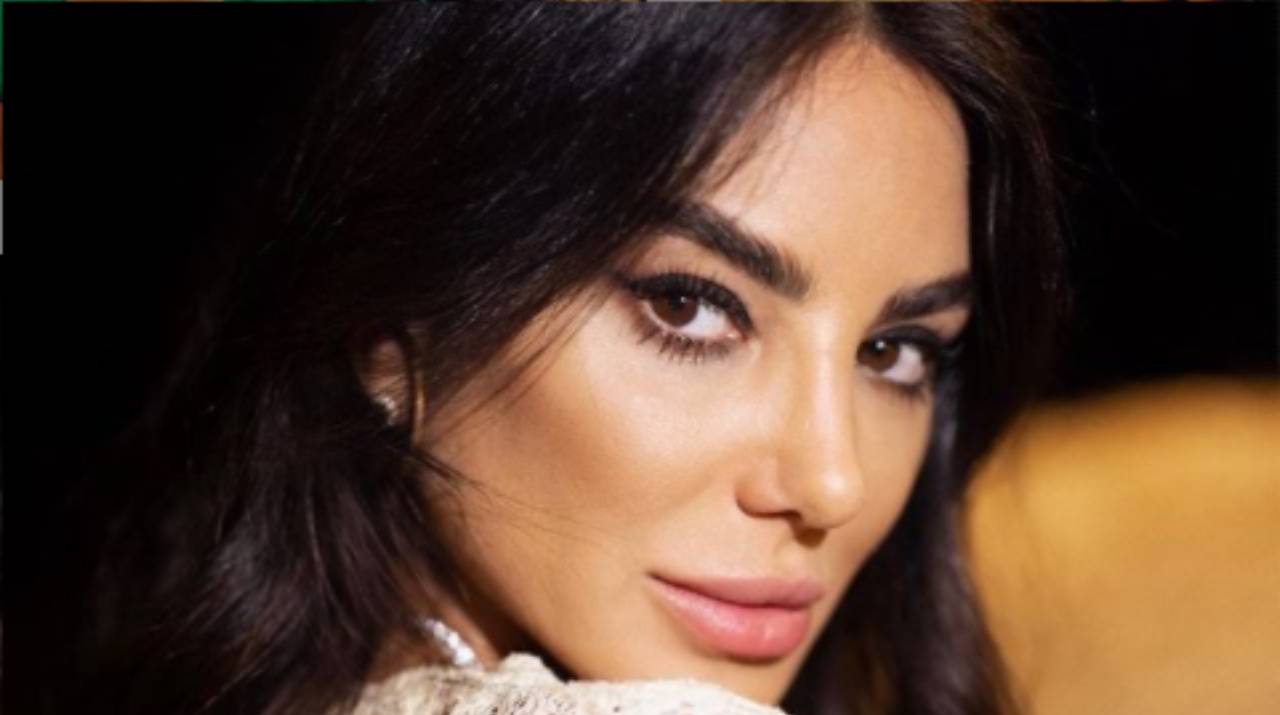 Chiara Biasi sguardo sensuale