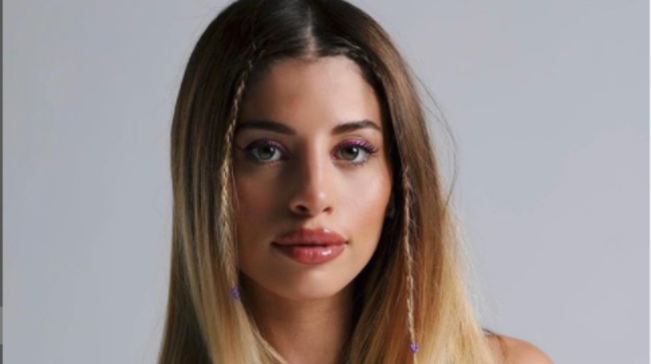 Chiara Nasti con le treccine