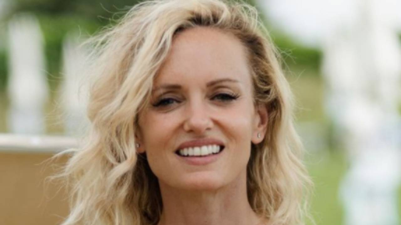Justine Mattera sorridente