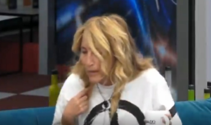 La cantante sbotta in casa