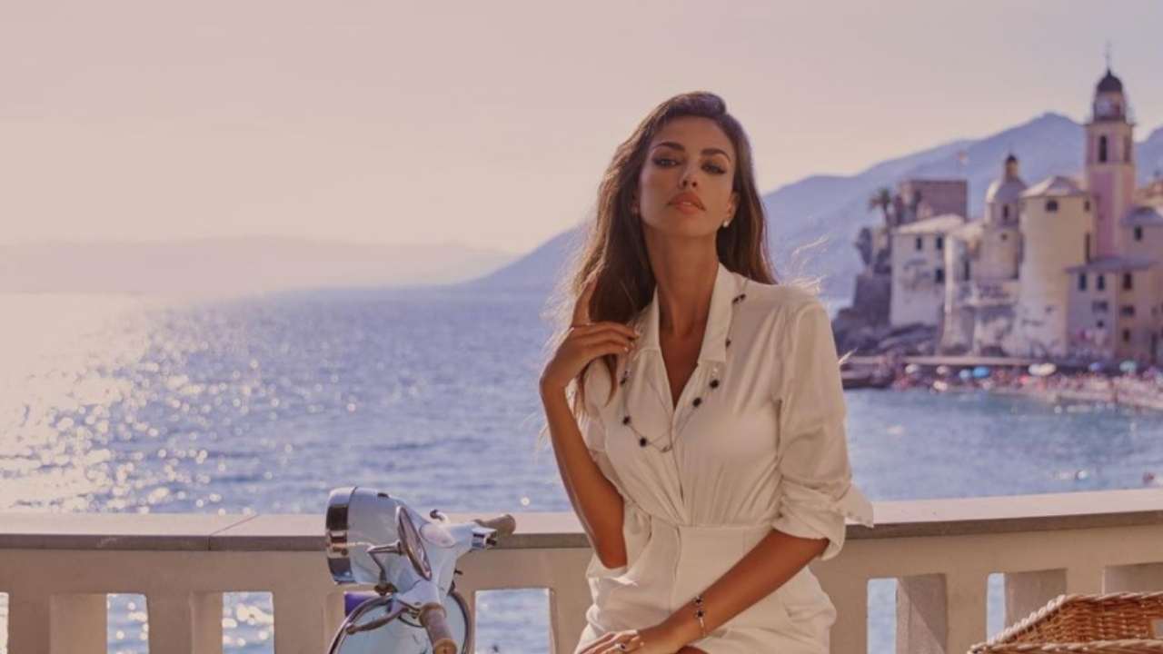 Madalina Ghenea e il bikini su Instagram
