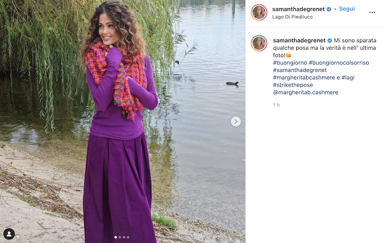 Il posti di Samantha De Grenet in completo rosa (screenshot Instagram)