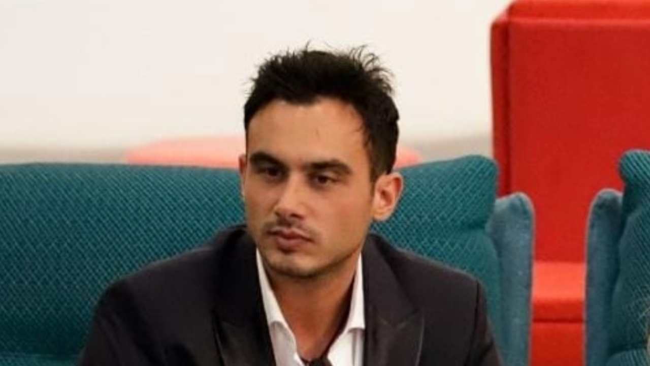 gf vip 6 bacio tra Nicola Pisu e una concorrente