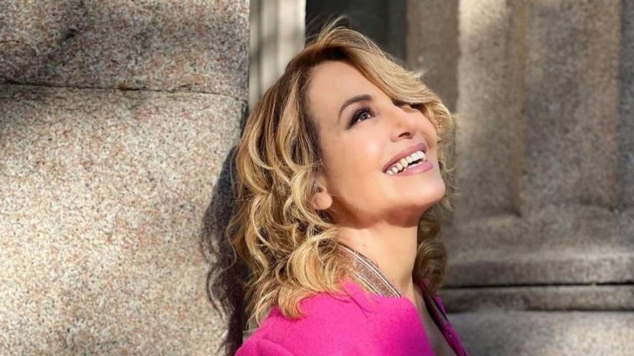 Barbara D'Urso, eleganza e sorriso
