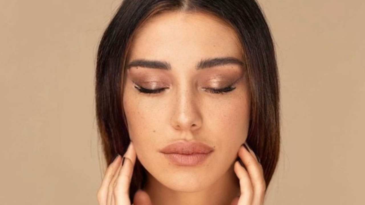 Belen Rodriguez nella vasca da bagno