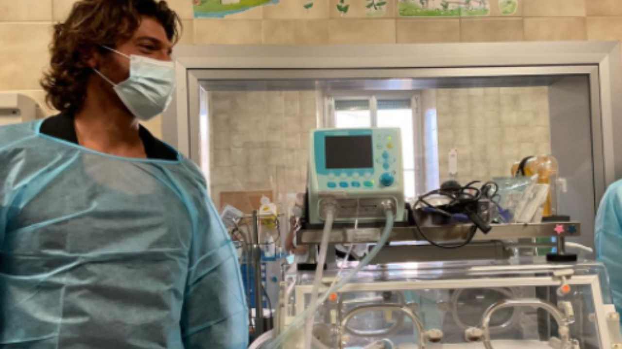 Can Yaman in ospedale