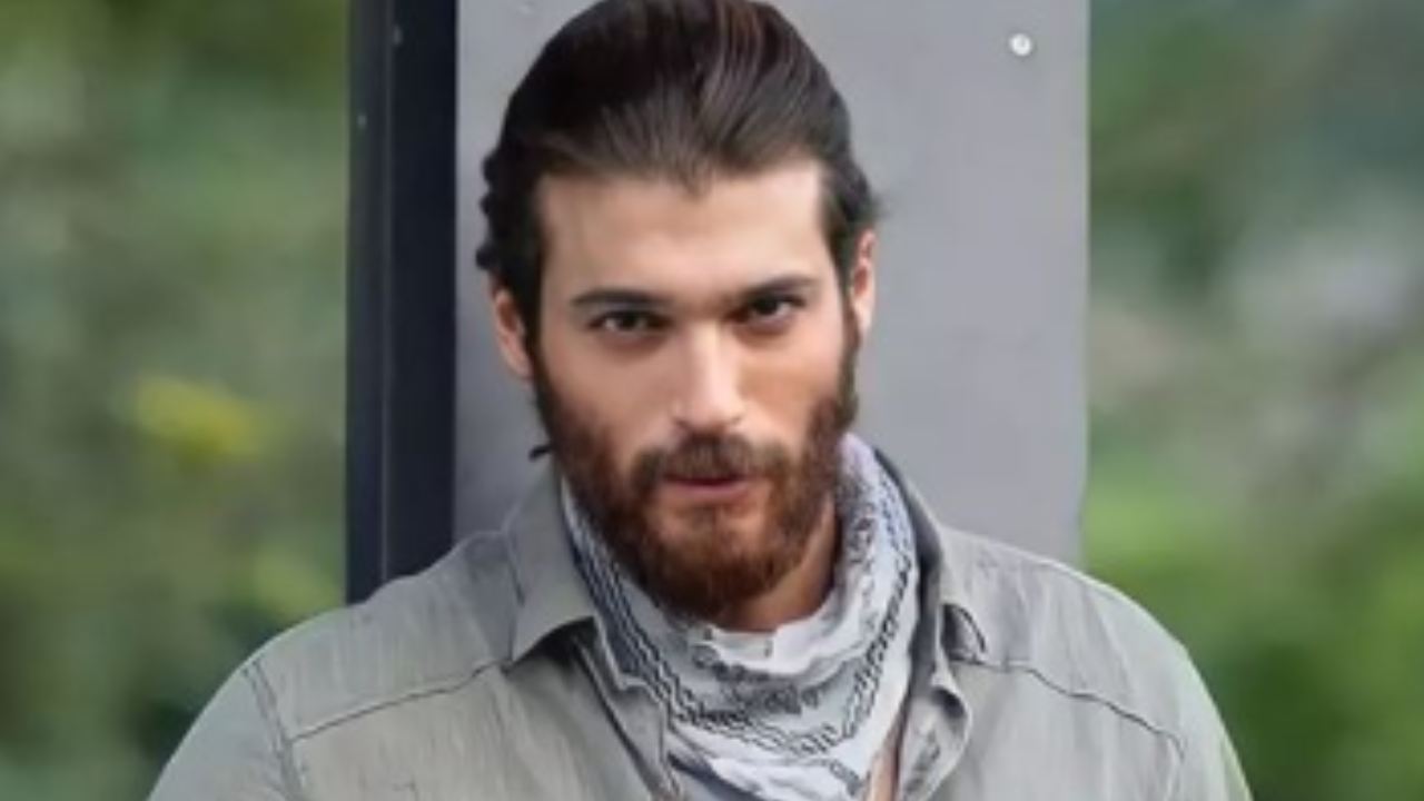 Can Yaman primo piano