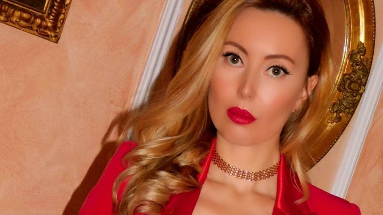 Carolina Casiraghi in topless