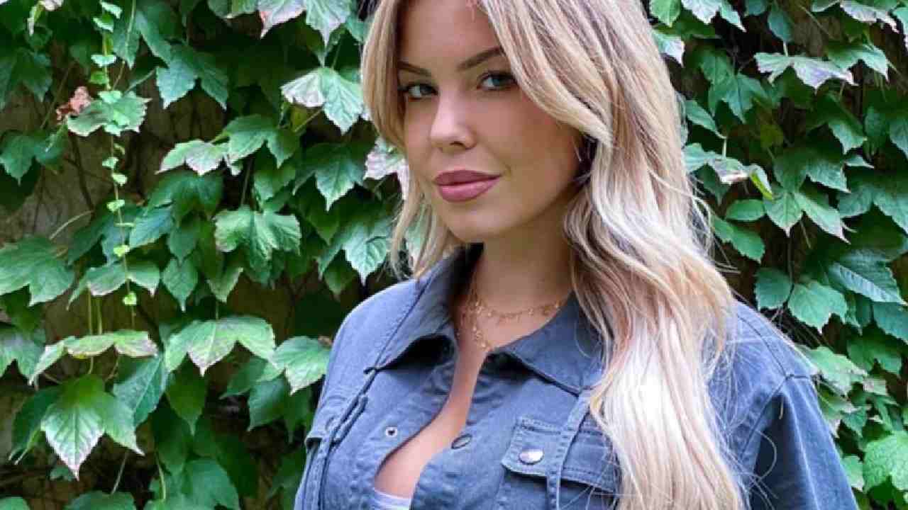 Costanza Caracciolo sguardo ammaliante