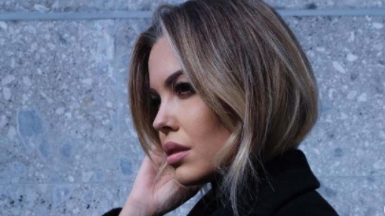 Costanza Caracciolo seducente