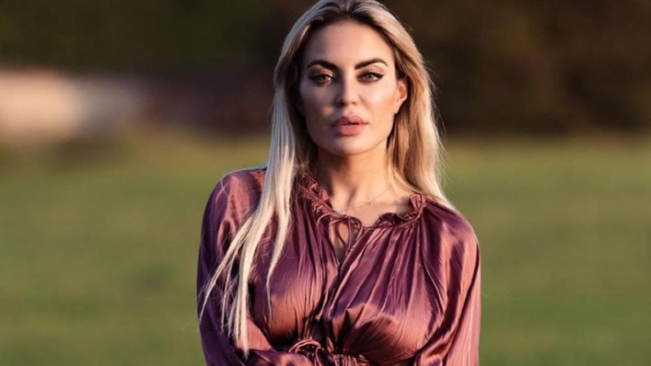 Elena Morali primo piano