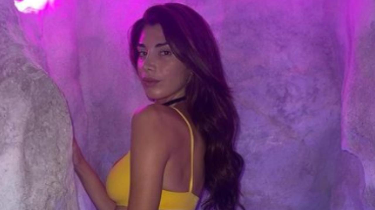 Fabrizia Santarelli in bikini