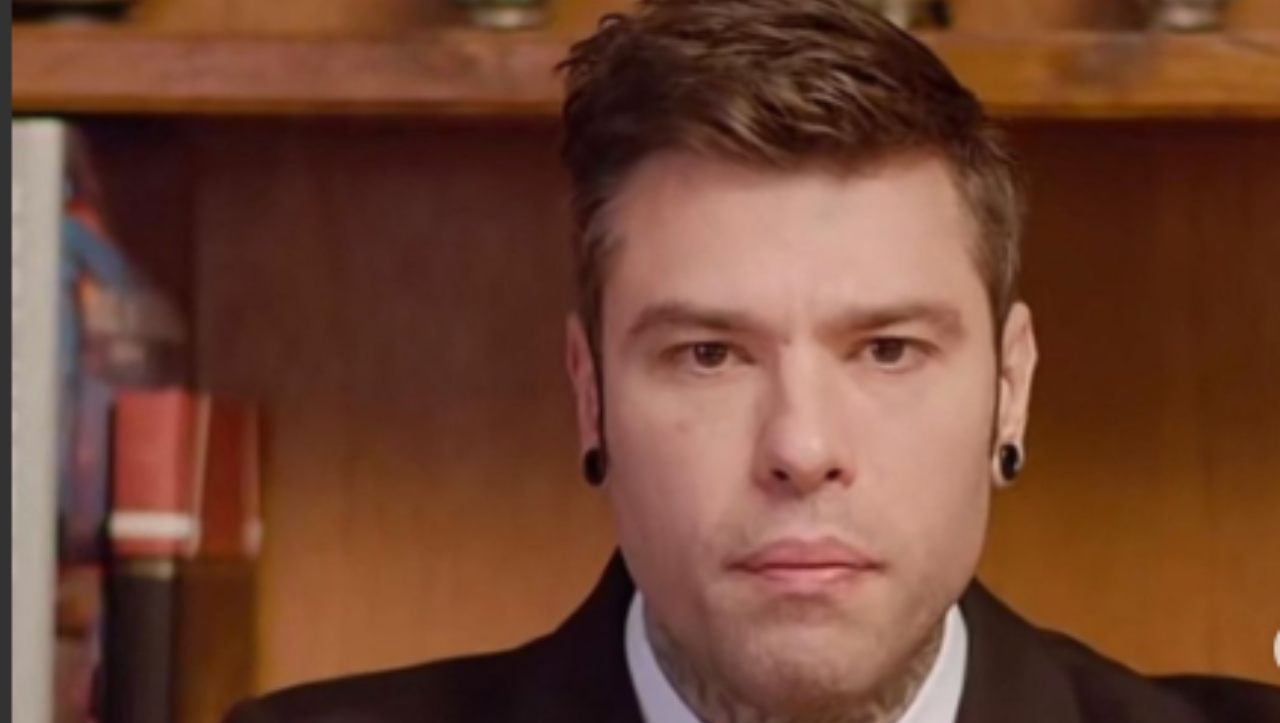 Fedez lancia un avvertimento