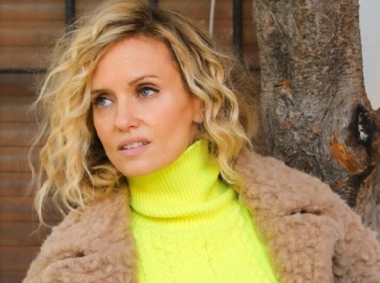 Justine Mattera pensierosa