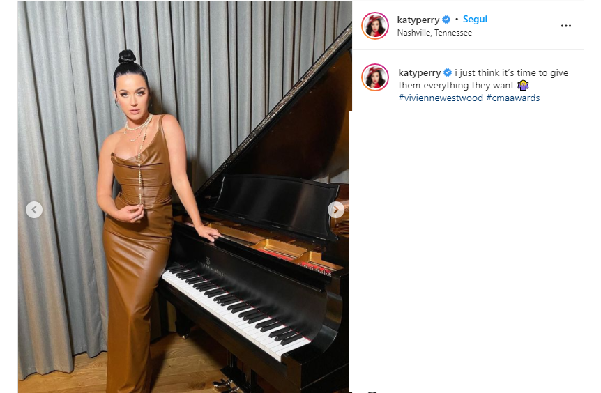 Katy in abito mono spalla