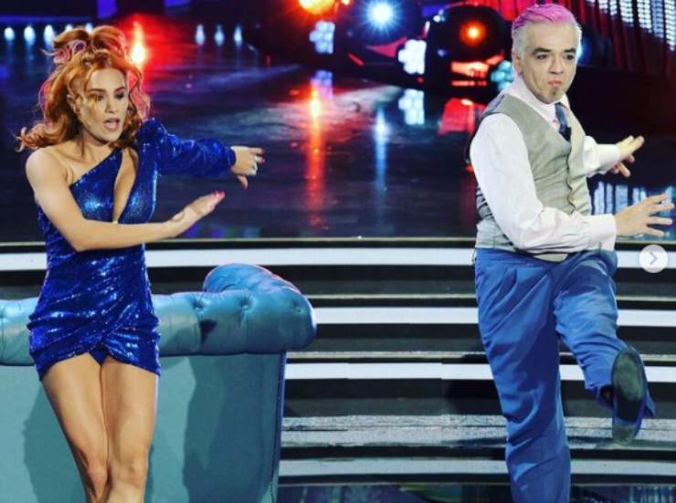 L'artista durante le esibizioni