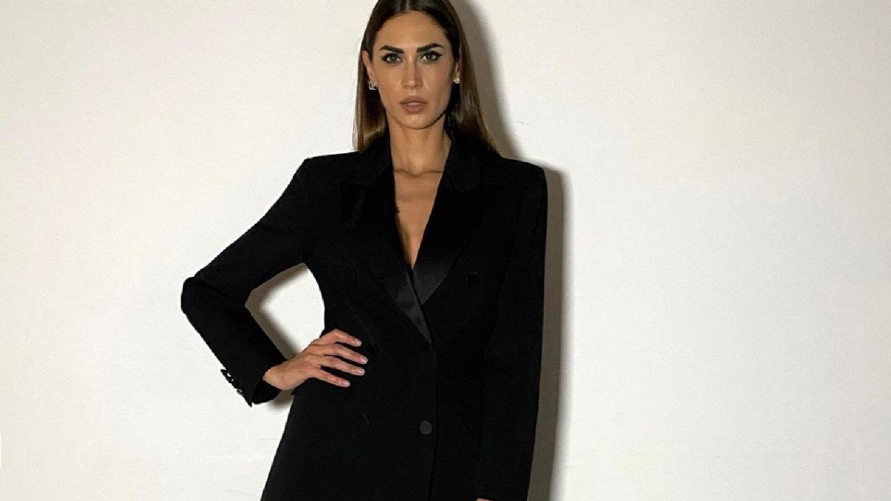 Melissa Satta in posa