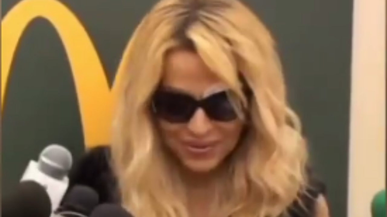 Valeria Marini problema all'occhio