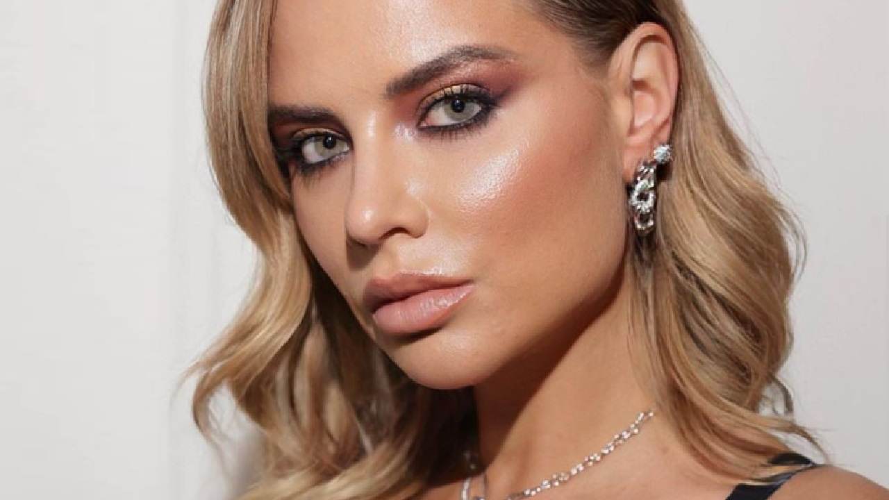 Veronica Ferraro seria