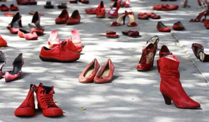 scarpette rosse contro la violenza sulle donne