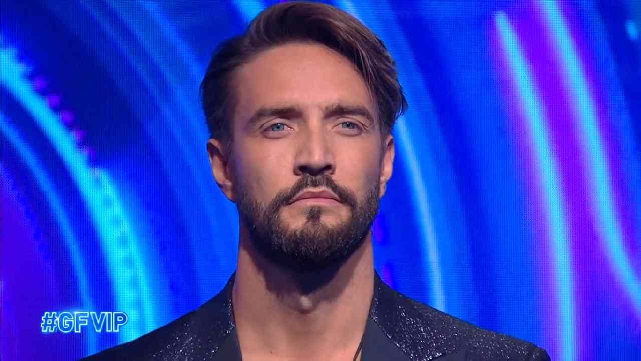 Alex Belli lascia Delia